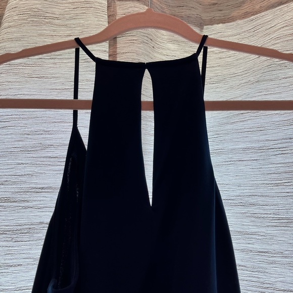 Size M ( but could fit a large) Bcbgeneration racerback navy dress w/ pockets! - Picture 5 of 6